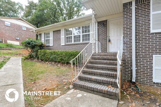 2616 2nd Pl NW in Center Point, AL - Foto de edificio - Building Photo