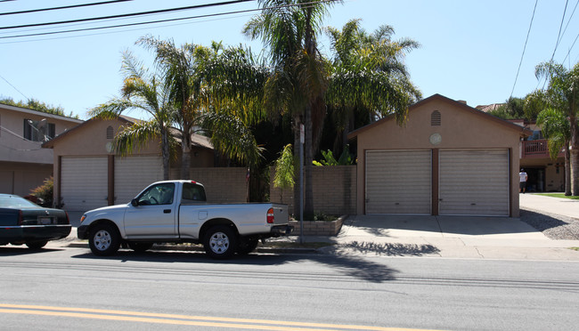 401 Alabama St in Huntington Beach, CA - Building Photo - Building Photo