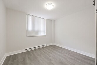 60 Gloucester St in Toronto, ON - Building Photo - Building Photo