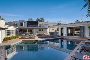 17503 Rancho St in Los Angeles, CA - Building Photo