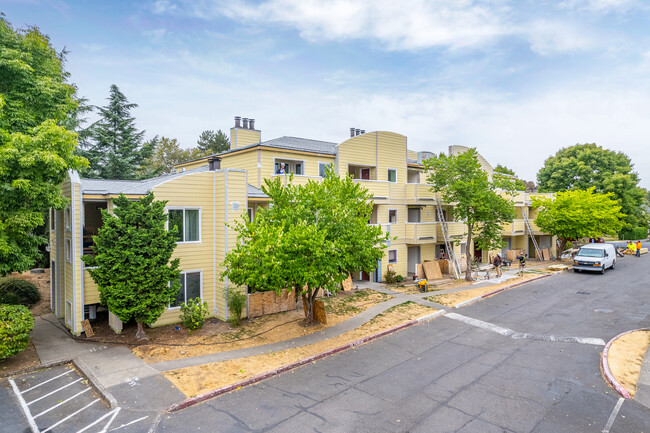 Century Terrace in Hillsboro, OR - Building Photo - Primary Photo