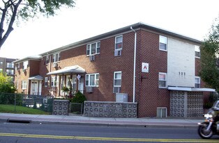 382 Fairview Ave in Fairview, NJ - Building Photo