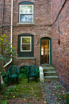 68 Hammond St, Unit 68 Apartamentos