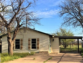 2403 E 5th St in Lubbock, TX - Building Photo