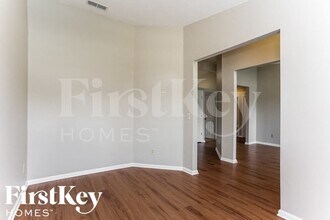 4636 Forest Glen Ct in Jacksonville, FL - Foto de edificio - Building Photo