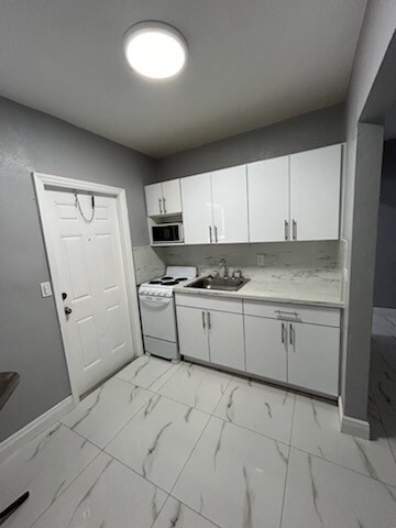 65 W 9th St in Hialeah, FL - Building Photo - Building Photo