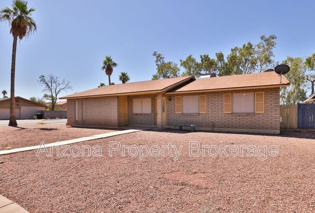 property at 3009 E Caballero St