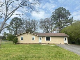 4040 John in Cleveland, TN - Building Photo