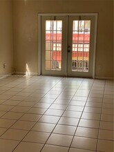 10901 N Kendall Dr in Miami, FL - Building Photo - Building Photo