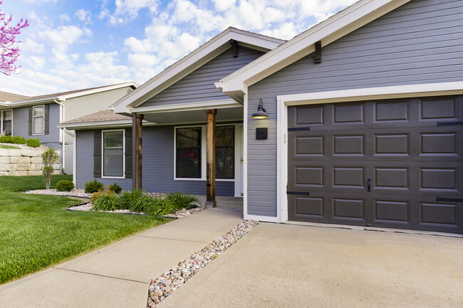 property at 18 Wallingford Dr