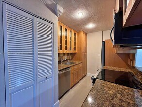 7256 SW 94th Pl in Miami, FL - Building Photo - Building Photo