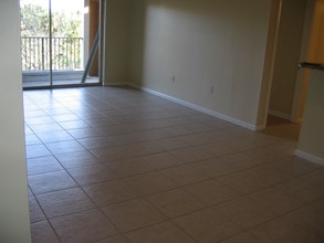 7824 Sonoma Springs Cir-Unit -303 in Lake Worth, FL - Building Photo - Building Photo