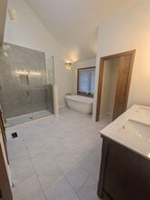 33101 12th Ct SW in Federal Way, WA - Building Photo - Building Photo