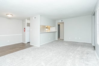 Costa Mesa in Houston, TX - Foto de edificio - Interior Photo