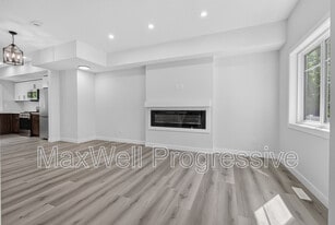 10821-10112 112 St NW in Edmonton, AB - Building Photo