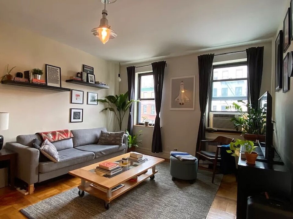 101 E 116th St-Unit -3A in New York, NY - Building Photo