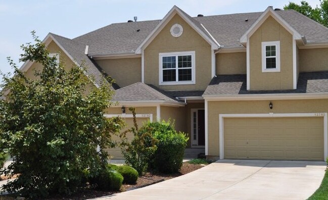 2013-2047 Madison Dr in Bonner Springs, KS - Building Photo - Building Photo