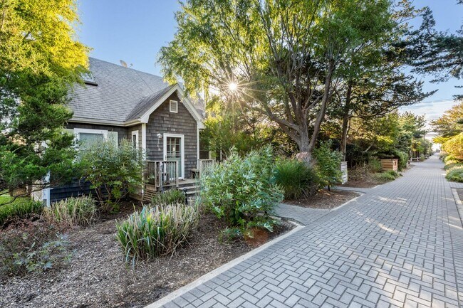 38 Homesite Ave in Ocean Beach, NY - Building Photo - Building Photo