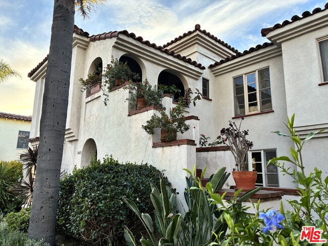 property at 1045 S Crescent Heights Blvd