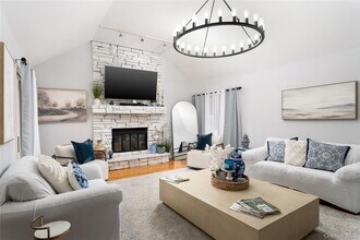 5 Bay Woods Dr in Hampton Bays, NY - Building Photo - Building Photo