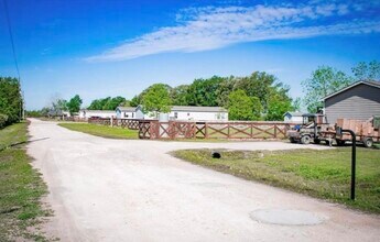 1566 County Rd 610 in Dayton, TX - Building Photo - Building Photo
