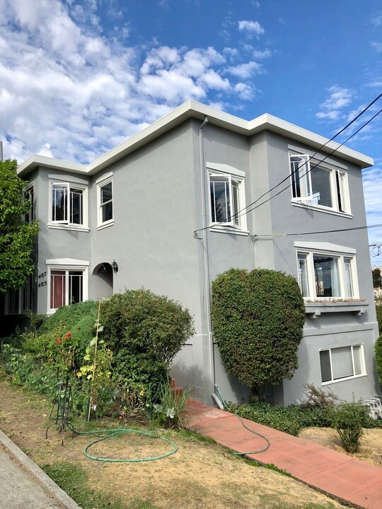 487 Fairbanks Ave in Oakland, CA - Foto de edificio