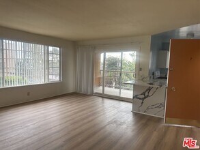 1001 Hammond St in West Hollywood, CA - Building Photo - Building Photo