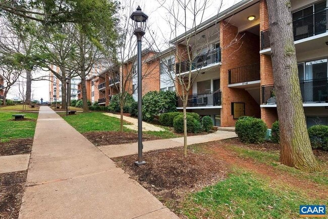 1800 Jefferson Park Ave, Unit 70B