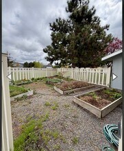 1165 Harbor Isle Blvd in Klamath Falls, OR - Building Photo - Building Photo