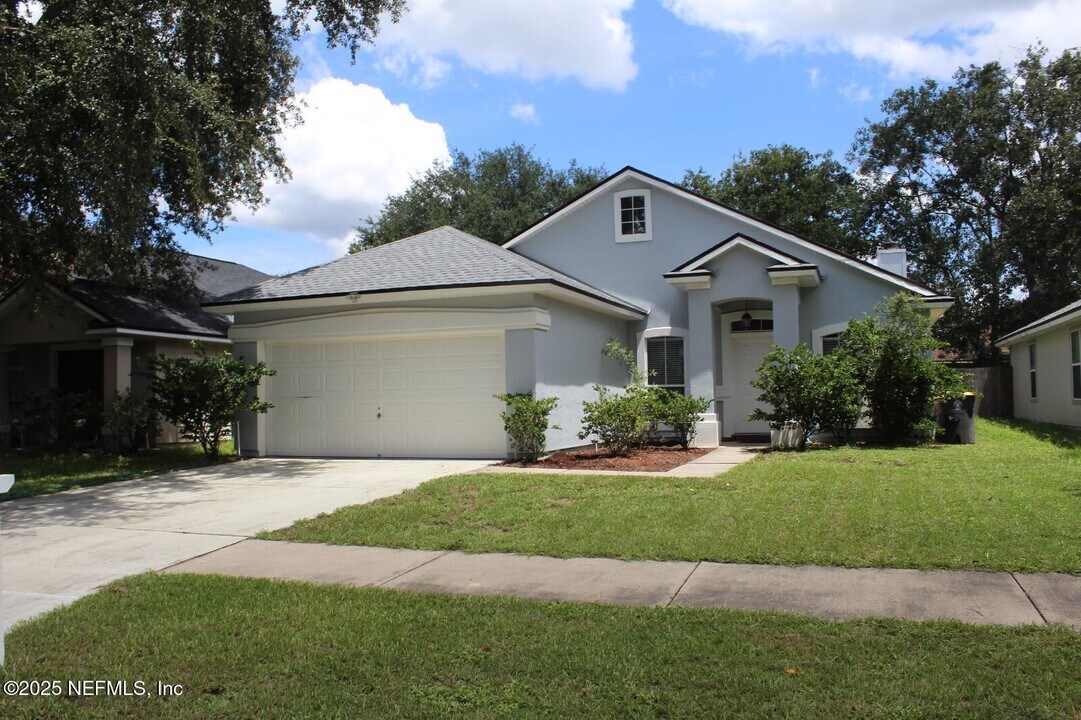 8037 Welbeck Ln in Jacksonville, FL - Building Photo