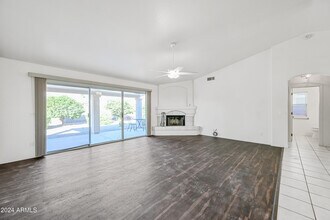 5646 W Blackhawk Dr in Glendale, AZ - Building Photo - Building Photo