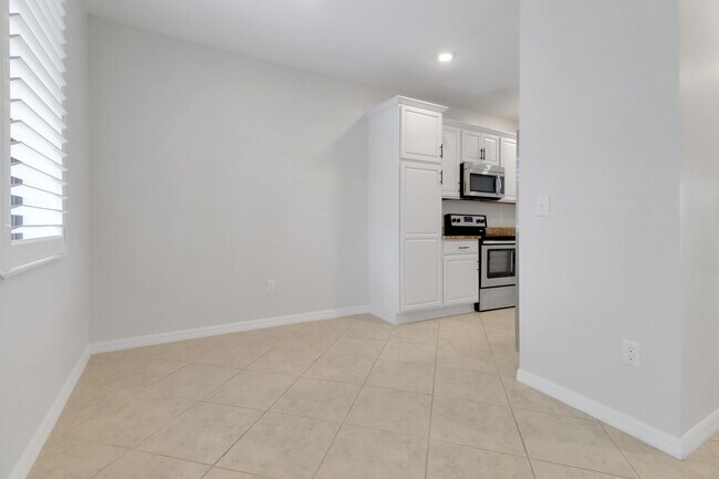 15126 Palmer Lake Cir in Naples, FL - Building Photo - Building Photo