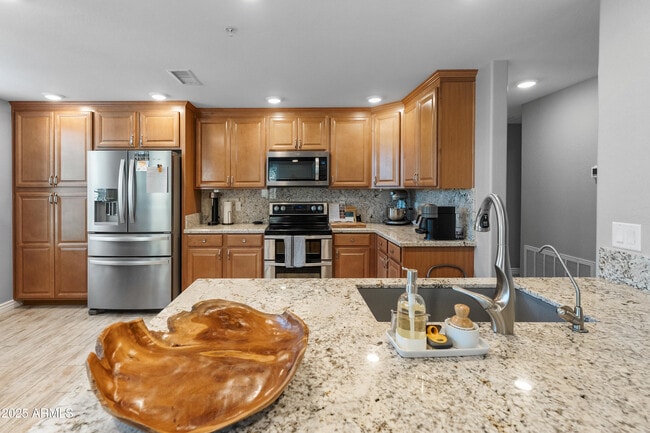 2425 W Bronco Butte Trl in Phoenix, AZ - Building Photo - Building Photo