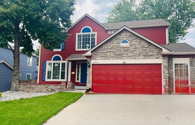 13736 W Auburn Ave in Lakewood, CO - Building Photo - Building Photo
