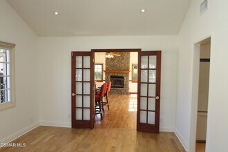 186 Poplar Crest Ave in Thousand Oaks, CA - Building Photo - Building Photo