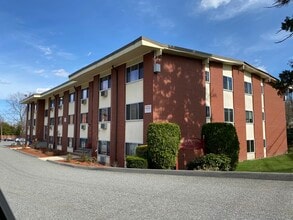 74 Beach St, Unit Unit #3-3 in Woburn, MA - Building Photo - Building Photo