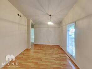 100 Beaver Dam Ct in Chapel Hill, NC - Building Photo - Building Photo