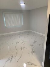 437 NW 7th Terrace-Unit -A in Fort Lauderdale, FL - Building Photo - Building Photo