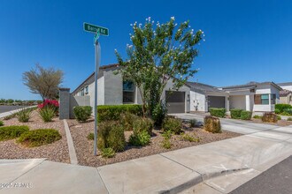 35002 N Barrel Rd in San Tan Valley, AZ - Building Photo - Building Photo