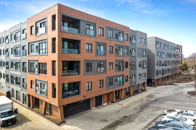 Albion Highland Park