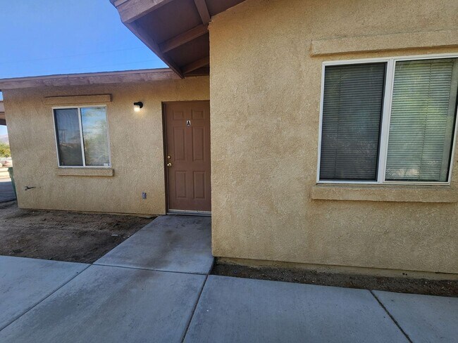 6658 Smoketree Ave in Twentynine Palms, CA - Building Photo - Building Photo