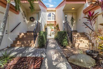 3475 Emerald Oaks Dr in Hollywood, FL - Building Photo - Building Photo