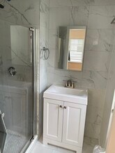 37 Brook St, Unit 1 in Brookline, MA - Building Photo - Building Photo