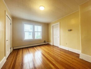 1834 River St, Unit 1 in Boston, MA - Foto de edificio - Building Photo