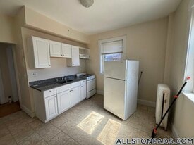 215 Harvard Ave, Unit 12 in Boston, MA - Building Photo