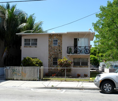 528 SW 1st St Apartments