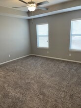 605 Poplar Ct in Belton, MO - Building Photo - Building Photo