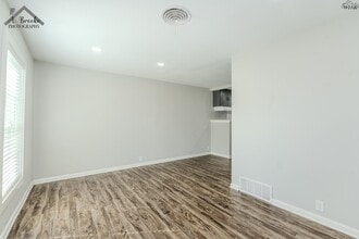 516 W Magnolia Ave in Iowa Park, TX - Building Photo - Building Photo