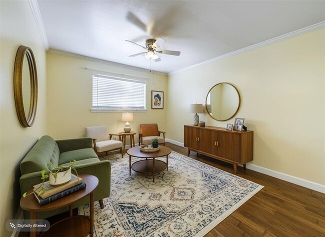 property at 803 W 28th St