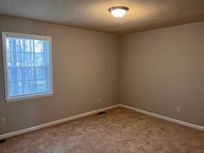 4260 Kaplan Dr in Raleigh, NC - Building Photo - Building Photo